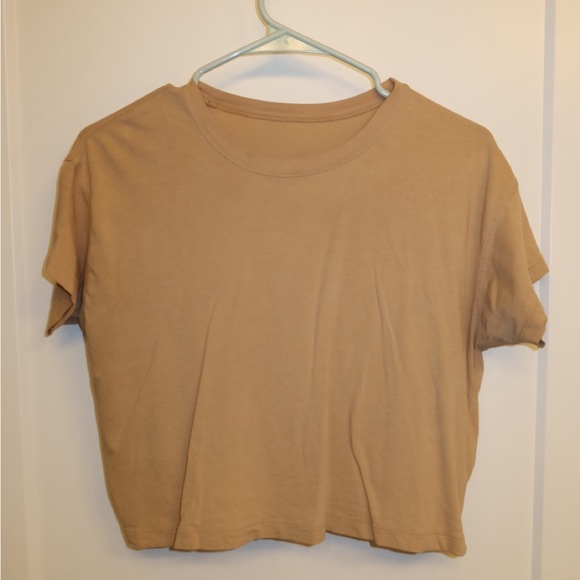 Lulu lemon cropped tshirt - Picture 1 of 3